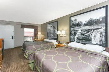Super 8 By Wyndham Orangeburg Hotel Bagian luar foto